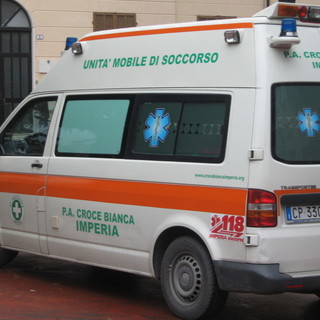 Costarainera: cade dalla moto sulla statale Aurelia, 33enne si rompe un braccio Costarainera: cade dalla moto sulla statale Aurelia, 33enne si rompe un braccio