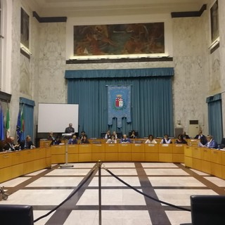 Imperia: la maggioranza esce dall'aula e fa mancare il numero legale. Saltano le discussioni su Ius Soli e nuova stazione