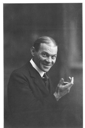 Sanremo: festeggiamenti per S.Romolo, oggi la maschera sanremasca di Curnajun