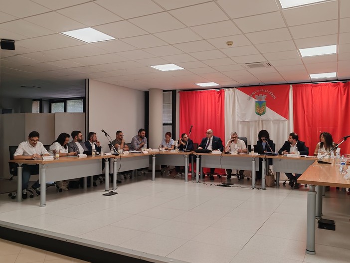 Vallecrosia al Mare, il consiglio comunale approva tre pratiche sul bilancio (Foto) Vallecrosia al Mare, il consiglio comunale approva tre pratiche sul bilancio (Foto)