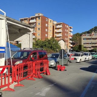 Vallecrosia: lunghe code e oggi quattro ore di attesa al 'drive', la protesta di una nostra lettrice