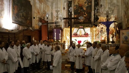 Imperia: ieri sera al Parasio la tradizione dei 'Canti dei Giovedì Santo' (foto) Imperia: ieri sera al Parasio la tradizione dei 'Canti dei Giovedì Santo' (foto)
