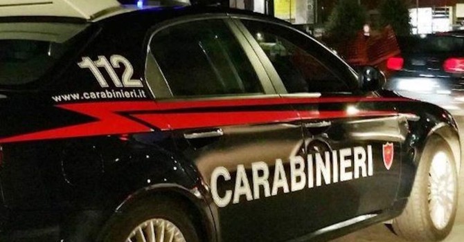 Sanremo, perseguita l’ex moglie, scavalca il cancello e si introduce in casa: lei si chiude in auto e chiama il 112 Sanremo, perseguita l’ex moglie, scavalca il cancello e si introduce in casa: lei si chiude in auto e chiama il 112