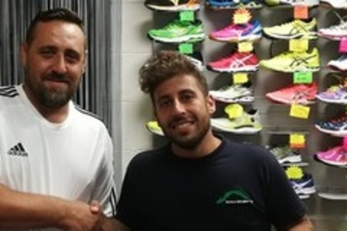 Marco Campagnani, centrocampista della Carlin's Boys con il Direttore Sportivo dei neroazzurri Fabio Mesiano