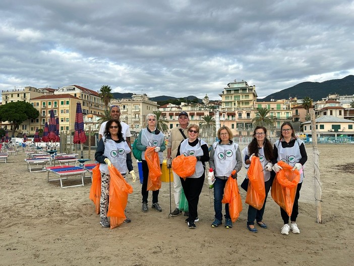 I Deplasticati tornano in azione: domenica prossima una nuova giornata di pulizia ambientale a Sanremo