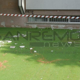 Ventimiglia: dopo il crollo del cornicione della scuola di via Roma, oltre alla messa in sicurezza previsto un intervento di rifacimento