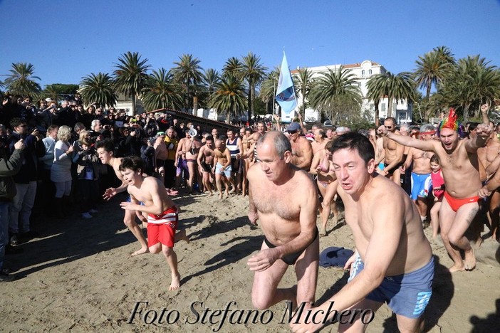 47° Cimento Invernale di Sanremo: come da tradizione, un bel tuffo in mare per salutare l'inizio del 2020