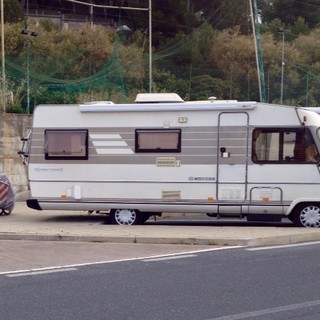 Imperia: camperisti e residenti, differenze di trattamento da parte del Comune. La critica di un lettore Imperia: camperisti e residenti, differenze di trattamento da parte del Comune. La critica di un lettore