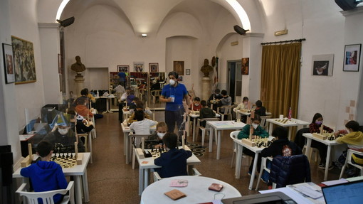 Imperia, successo per il campionato giovanile di scacchi: 9 ragazzi della nostra provincia conquistano il primo posto (foto)