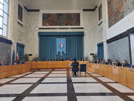 Imperia, in consiglio comunale il nuovo Piano delle antenne per la telefonia mobile