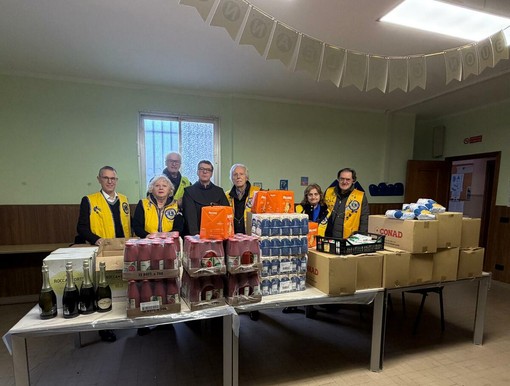 Lions Club Sanremo Host consegna alla Parrocchia della Mercede di S. Martino circa 700 euro di generi alimentari