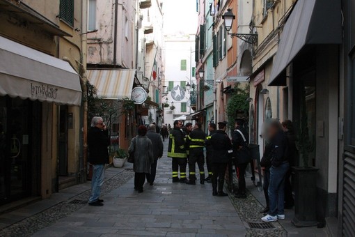 Sanremo: dramma della solitudine in via Corradi, 46enne si suicida ingerendo una serie di farmaci Sanremo: dramma della solitudine in via Corradi, 46enne si suicida ingerendo una serie di farmaci