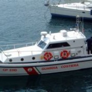 Evuluzioni sotto costa senza assicurazione, sequestrato acquascooter dalla Guardia Costiera di Imperia