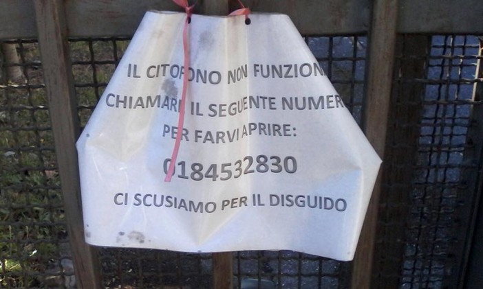 Sanremo: ancora off i citofoni della Elementare del Castillo, la nuova segnalazione di 'Destra Sanremo' Sanremo: ancora off i citofoni della Elementare del Castillo, la nuova segnalazione di 'Destra Sanremo'