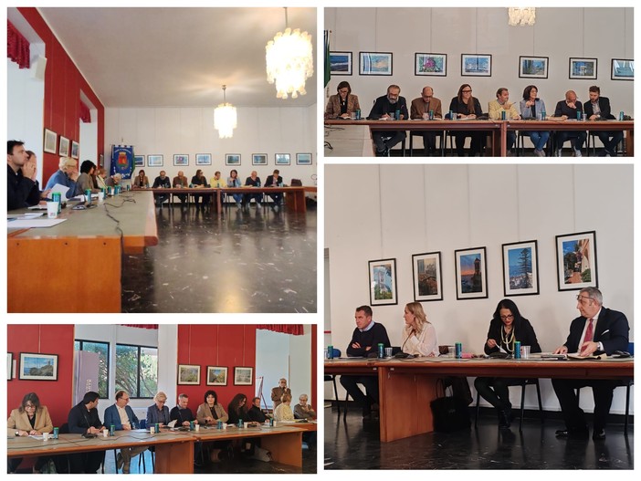 Bordighera, variazioni al bilancio di previsione e partecipate pubbliche: approvate in consiglio comunale (Foto) Bordighera, variazioni al bilancio di previsione e partecipate pubbliche: approvate in consiglio comunale (Foto)