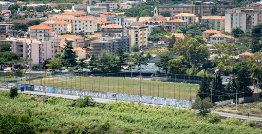 Ecco il bando per il campo da calcio Ezio Sclavi di Taggia: privilegiati riqualificazione, giovani e territorio