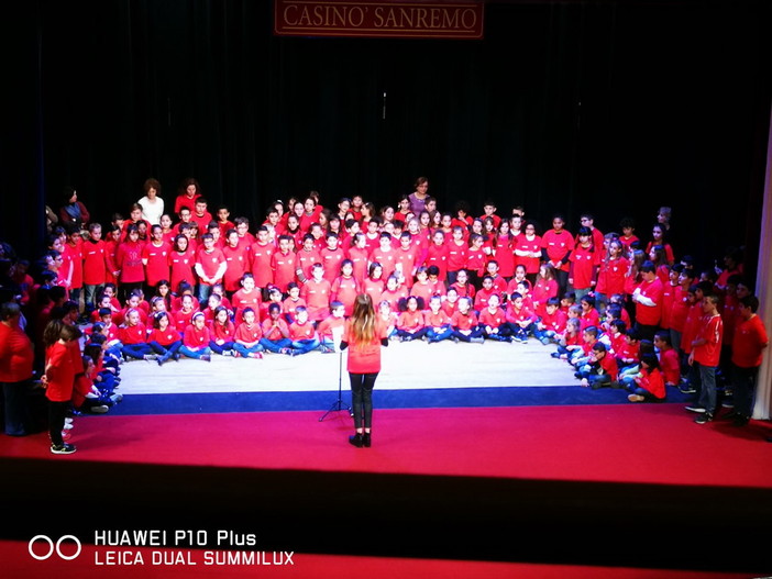 Sanremo: successo per la 'Corale di Natale' dei bambini della scuola primaria Borgo Rodari Sanremo: successo per la 'Corale di Natale' dei bambini della scuola primaria Borgo Rodari