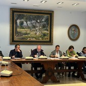 Ospedaletti, la minoranza sulla mancata convocazione della Commissione Politiche Sociali: “Rischiamo ritardi su servizi fondamentali”