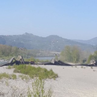 Crolla il ponte di Albiano: che collega Liguria e Toscana, nuovi problemi di collegamenti stradali (foto e video)