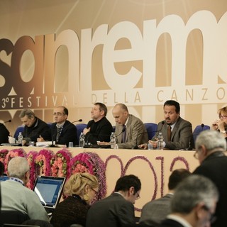 Festival 2013: alla conferenza dell'organizzazione, assenti Fazio e Littizzetto Festival 2013: alla conferenza dell'organizzazione, assenti Fazio e Littizzetto