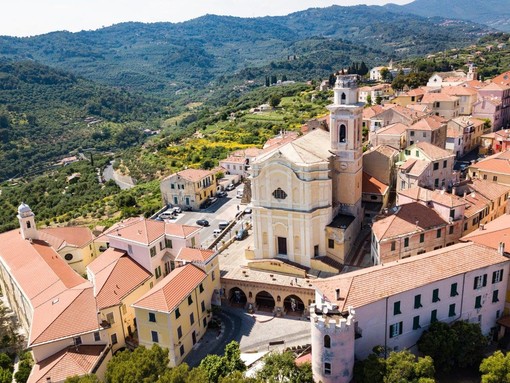 Il Premio Vermentino a Diano Castello, in uno dei borghi più belli d'Italia Il Premio Vermentino a Diano Castello, in uno dei borghi più belli d'Italia