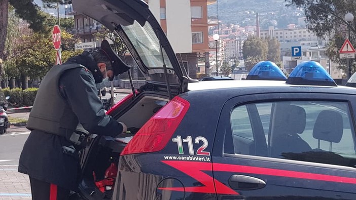 Imperia, 13 'furbetti' del reddito di cittadinanza beccati e denunciati dai Carabinieri: hanno percepito tra i 15 e i 23mila euro Imperia, 13 'furbetti' del reddito di cittadinanza beccati e denunciati dai Carabinieri: hanno percepito tra i 15 e i 23mila euro