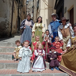 Taggia: i piccoli del servizio domiciliare 'Le Bollicine' coinvolti nel tradizionale corteo storico (foto)