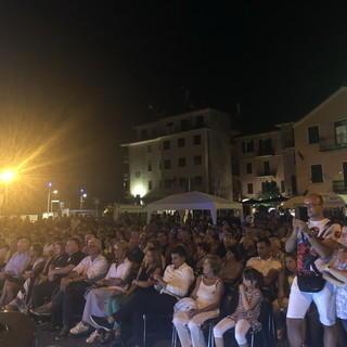 Imperia: nell'ambito delle 'Cene in Borgo', successo ieri sera per lo spettacolo di Sergio Sgrilli Imperia: nell'ambito delle 'Cene in Borgo', successo ieri sera per lo spettacolo di Sergio Sgrilli