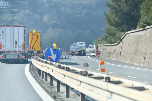 Nessuna chiusura nei prossimi giorni sulla A10, la previsione delle code nel weekend