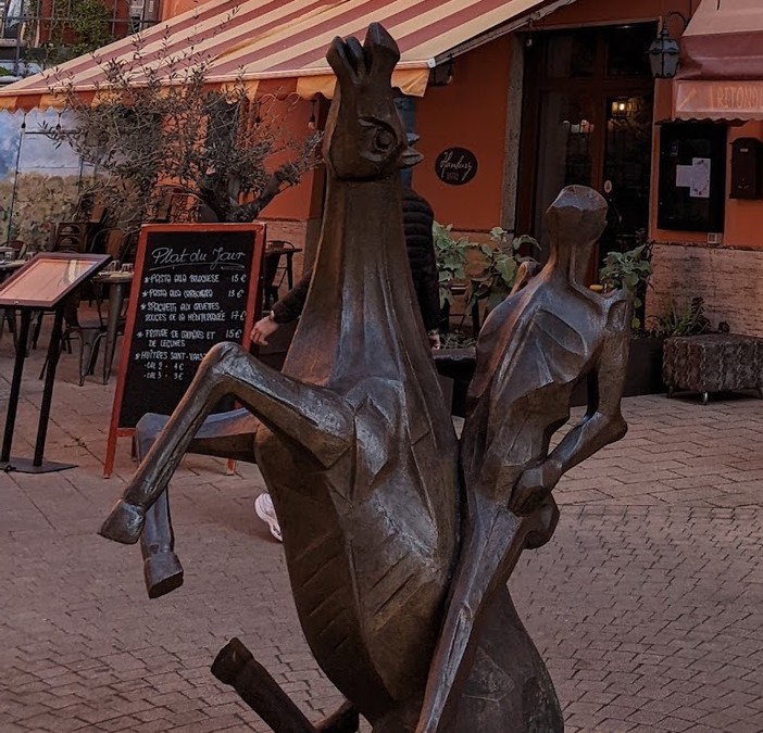 È un ventimigliese, individuato dalla polizia il vandalo del "Cavaliere disarcionato"