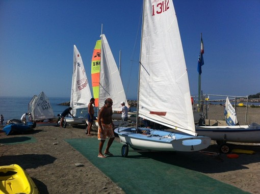 Il circolo velico di Ospedaletti apre le iscrizioni alla scuola di vela, quest'anno anche a San Lorenzo al Mare