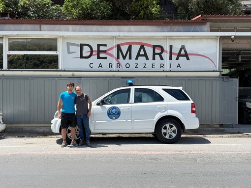 Camporosso, gesto solidale: la carrozzeria De Maria dona la verniciatura del nuovo mezzo di Ambulanze Veterinarie Odv Camporosso, gesto solidale: la carrozzeria De Maria dona la verniciatura del nuovo mezzo di Ambulanze Veterinarie Odv