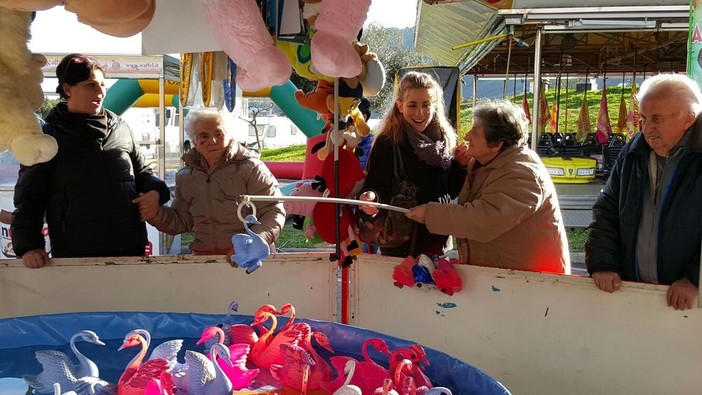 Vallecrosia: alla Residenza protetta per anziani Casa Rachele, tutti al Luna Park Vallecrosia: alla Residenza protetta per anziani Casa Rachele, tutti al Luna Park