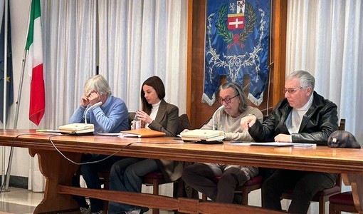 Ospedaletti, il porto divide la minoranza: tra no netto e dubbi sul piano economico, “Cosa succede se non si vendono gli spazi?” Ospedaletti, il porto divide la minoranza: tra no netto e dubbi sul piano economico, “Cosa succede se non si vendono gli spazi?”