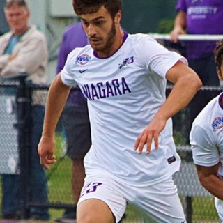 Federico Cugge in azione con la maglia del Niagara University