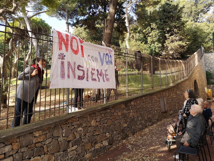 Imperia: messo in scena uno ‘spettacolino’ per gli ospiti della Casa di Riposo Betlemme