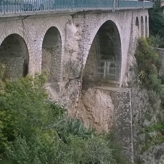 Ventimiglia: agente della Polizia di Frontiera eroe, l'Assistente De Lucia salva migrante che stava tentando di suicidarsi