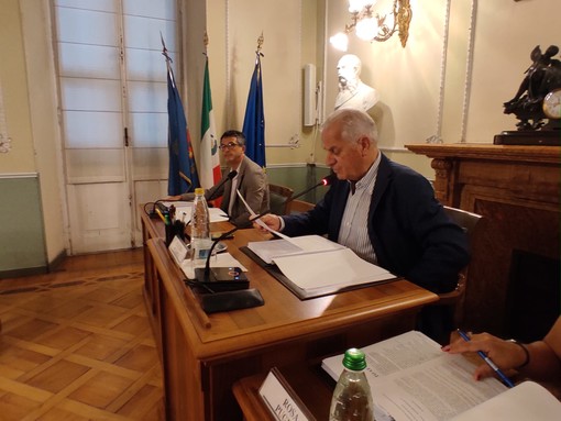 Rt, la Provincia 'accantona' 4 milioni di euro di deficit per evitare il fallimento. Scajola: "Per anni bilanci approvati in pareggio pur sapendo che non era così" (foto e video) Rt, la Provincia 'accantona' 4 milioni di euro di deficit per evitare il fallimento. Scajola: "Per anni bilanci approvati in pareggio pur sapendo che non era così" (foto e video)