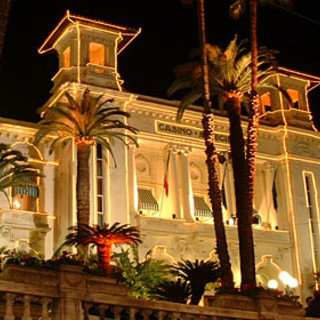 Sanremo: sabato sera tutto esaurito per lo spettacolo con i ballerini di "Ballando con le stelle" Sanremo: sabato sera tutto esaurito per lo spettacolo con i ballerini di "Ballando con le stelle"