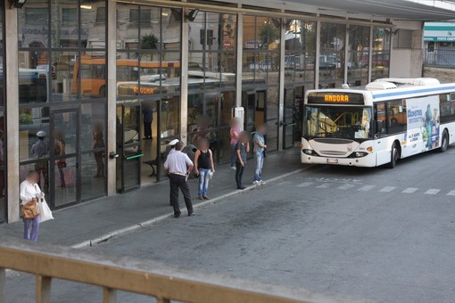 Sanremo: colpisce due controllori Rt con il passeggino, 21enne senza biglietto verrà denunciato