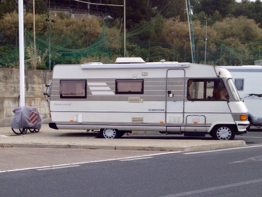Imperia: camperisti e residenti, differenze di trattamento da parte del Comune. La critica di un lettore Imperia: camperisti e residenti, differenze di trattamento da parte del Comune. La critica di un lettore