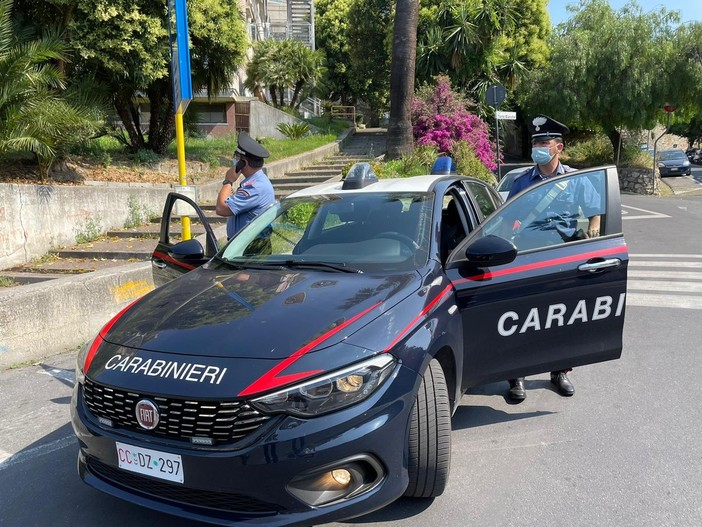 Imperia, i Carabinieri a supporto degli studenti durante l'avvio dell'esame di maturità