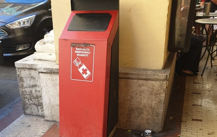 Imperia: rimossi i farmaci scaduti che si trovavano sotto i portici