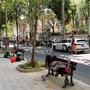 Sanremo, tensioni e degrado in corso Garibaldi per alcuni senza fissa dimora: interviene la Polizia, Amaie pulisce e disinfetta (Foto)