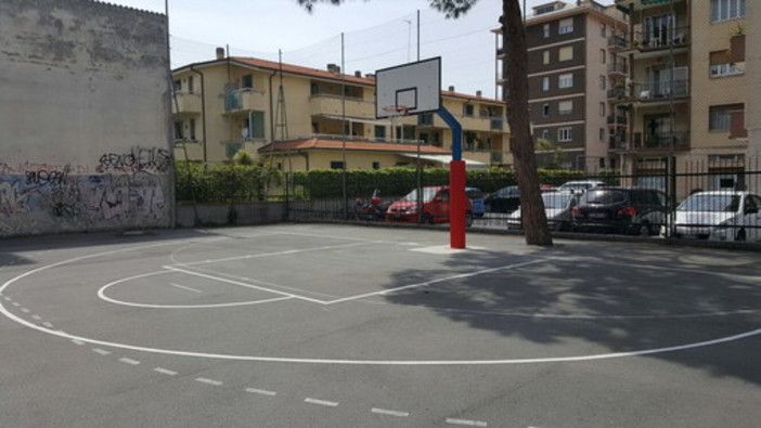 Imperia: il campetto delle ferriere non riapre perché classificato come impianto ludico sportivo. La risposta dell'assessore Volpe all'interrogazione di Verda (Imperia al Centro)