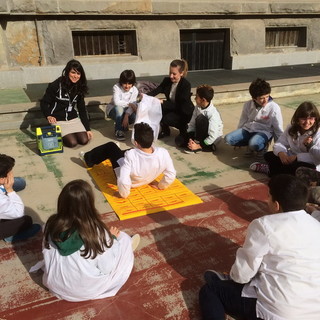 Sanremo: uso del defibrillatore, cento bambini hanno aderito all'iniziativa 'Mantieni il Ritmo del Cuore'