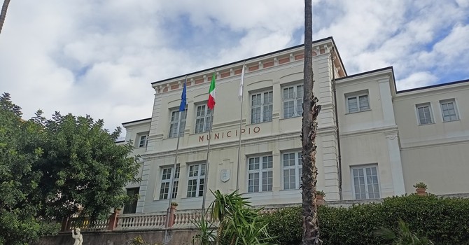 Bordighera premia i suoi eroi: quattro encomi solenni per altrettanti interventi di salvataggio in mare