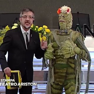 I costumi di Festidea colorano e portano allegria al Festival con la mascotte Colon