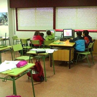 Vantaggi e svantaggi dell’uso dei dispositivi tecnologici nelle scuole italiane