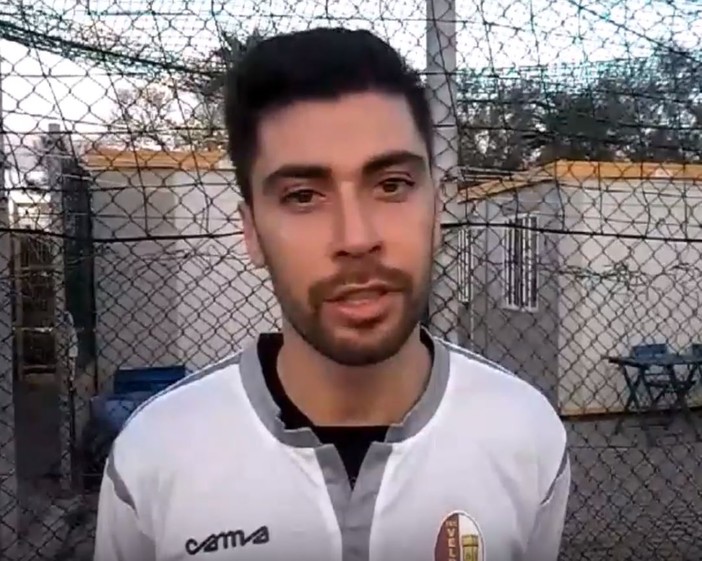 Calcio, Veloce. Andrea Cosentino festeggia il 3-0 sul Camporosso: "Battuta una squadra che non molla un centimetro, ora testa alla Sanstevese" Calcio, Veloce. Andrea Cosentino festeggia il 3-0 sul Camporosso: "Battuta una squadra che non molla un centimetro, ora testa alla Sanstevese"